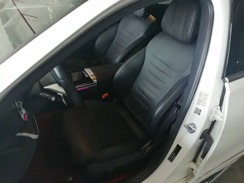 Mercedes-Benz C-Class — миниатюра 15