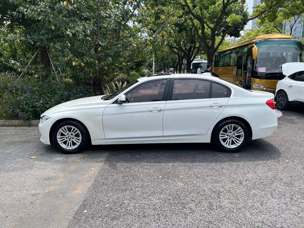 BMW 3 Series — миниатюра 4