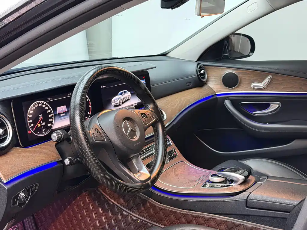 Mercedes-Benz E-Class — миниатюра 8