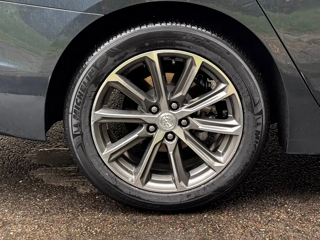 Buick LaCrosse — миниатюра 12