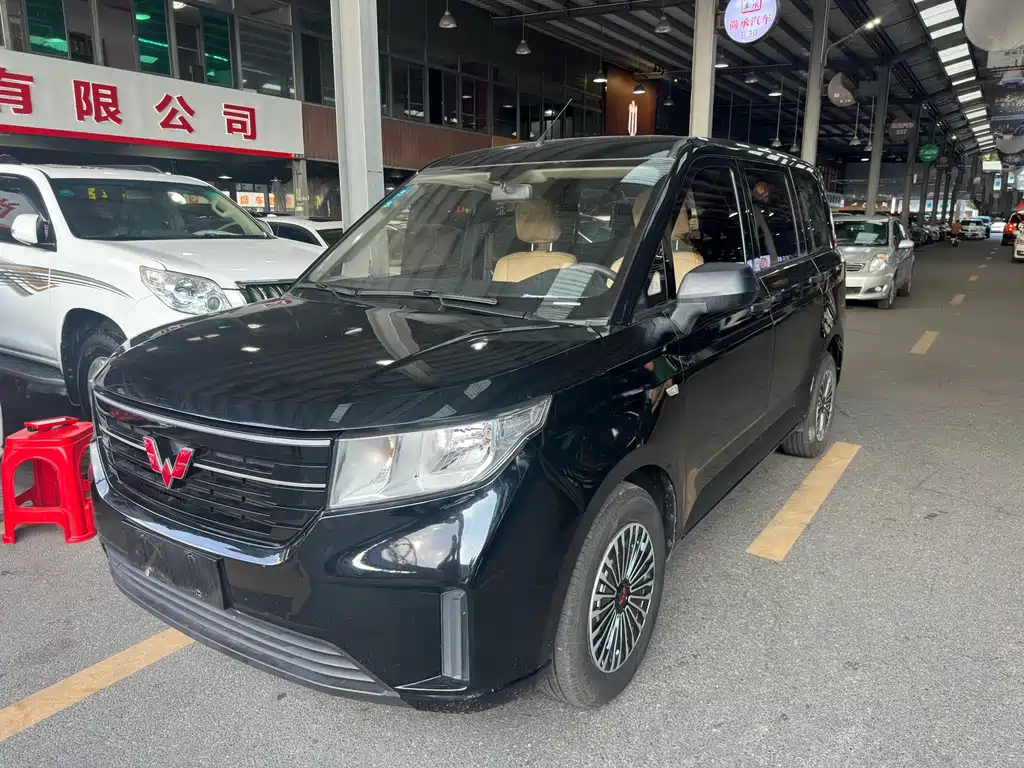 Wuling Hongguang PLUS 2020