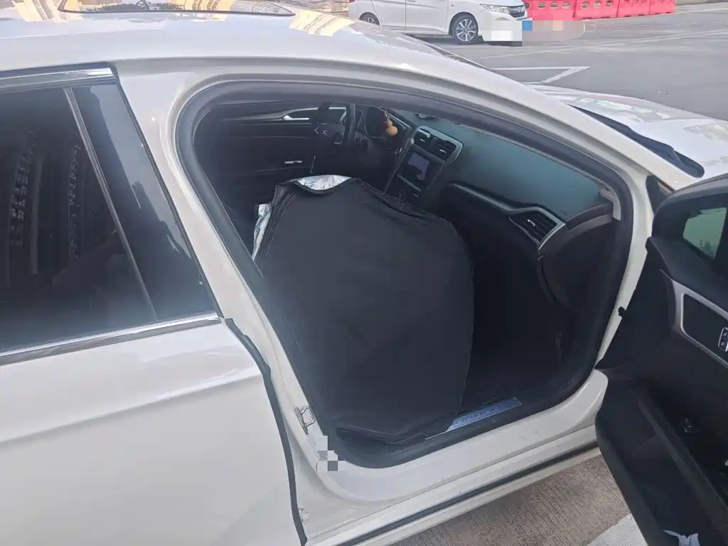 Ford Mondeo — миниатюра 19