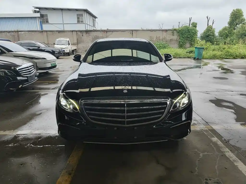 Mercedes-Benz E-Class — миниатюра 3