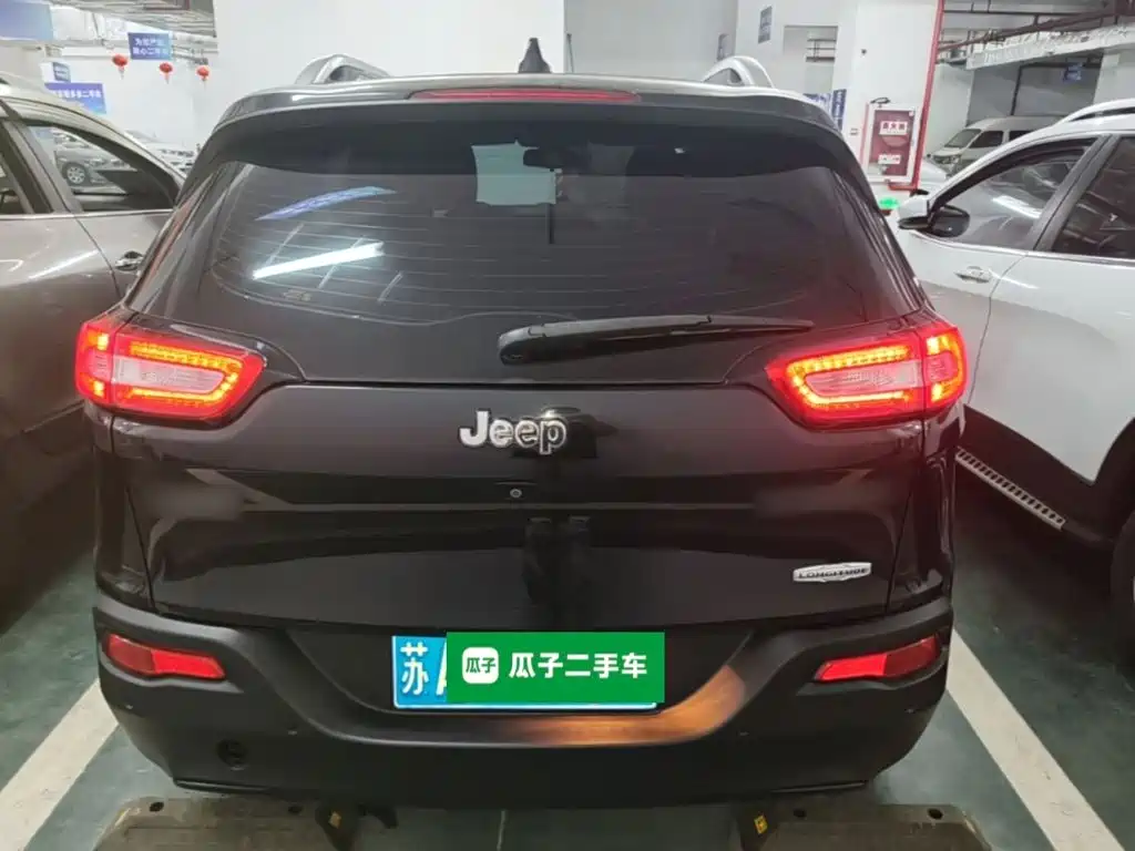 Jeep Cherokee — миниатюра 6