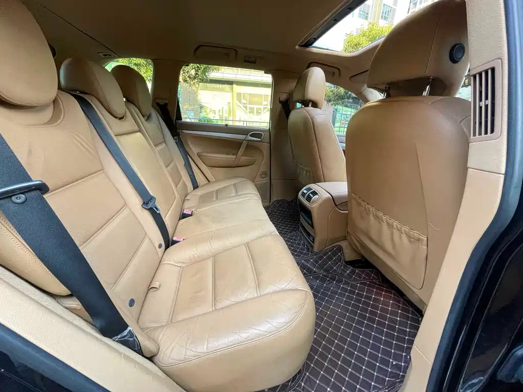 Porsche Cayenne — миниатюра 12