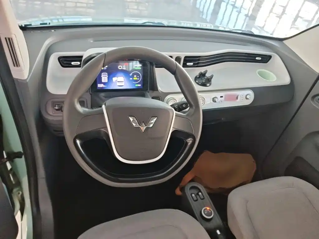 Wuling MINIEV — миниатюра 10