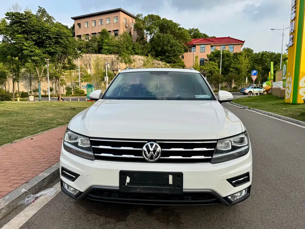 Volkswagen Tiguan L — миниатюра 2