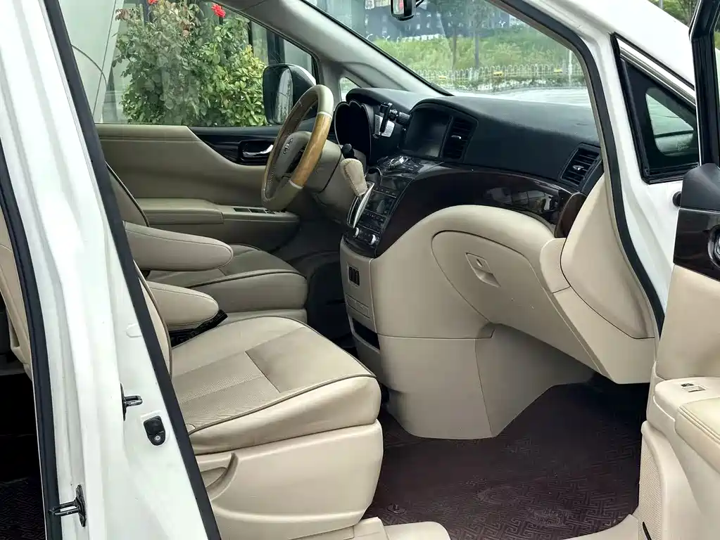 Nissan Quest — миниатюра 10