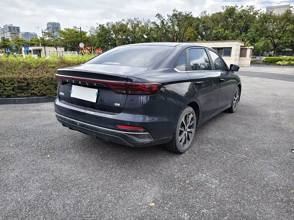 Geely Emgrand — миниатюра 14
