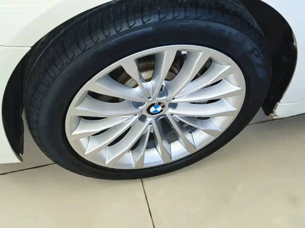 BMW 5 Series — миниатюра 23