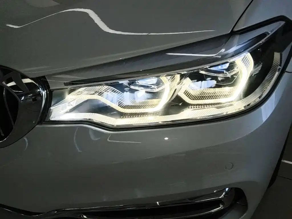 BMW 5 Series — миниатюра 24
