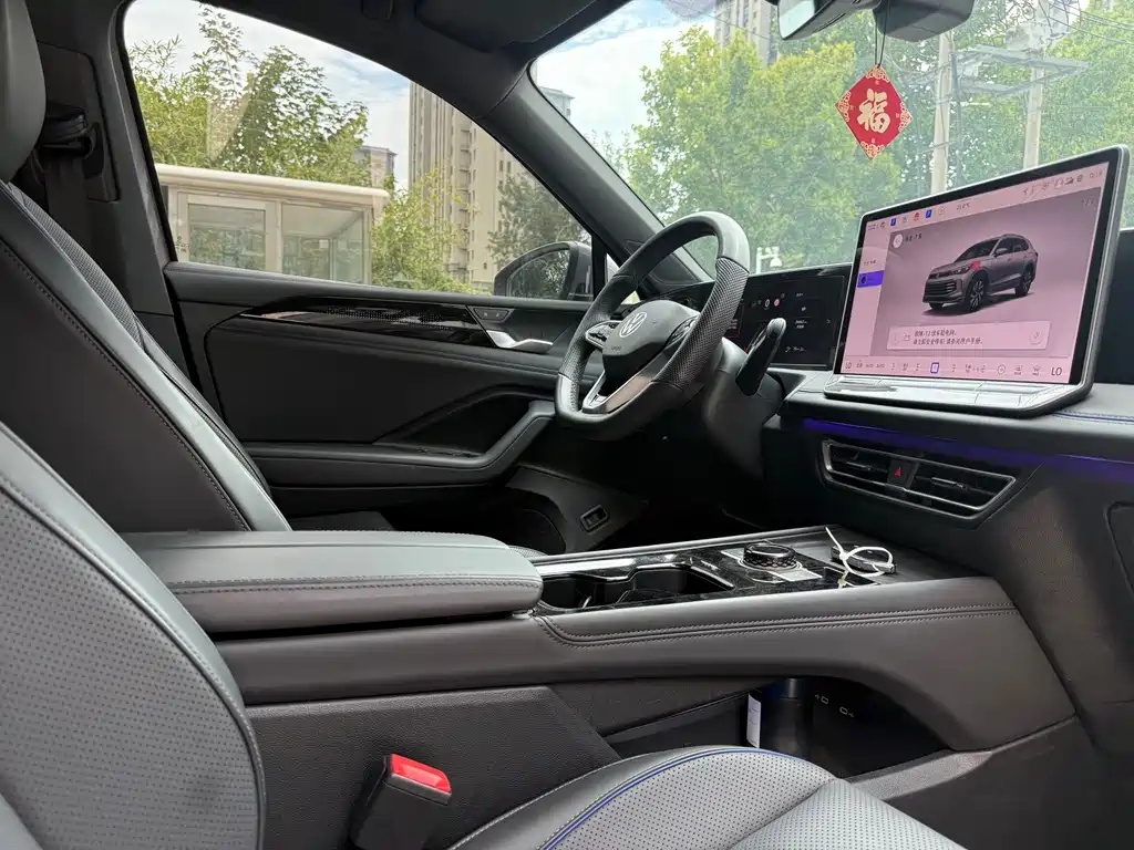 Volkswagen Tiguan L — миниатюра 22