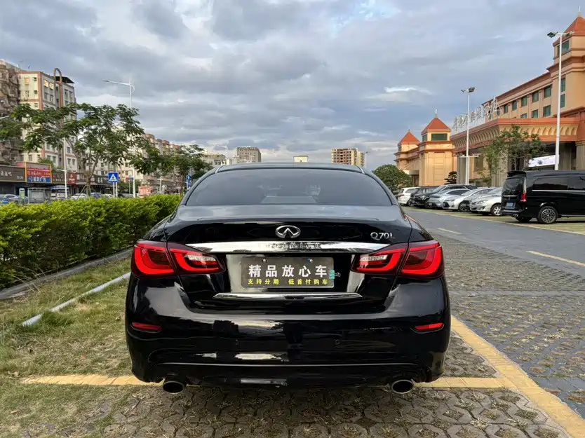Infiniti Q70 — миниатюра 5