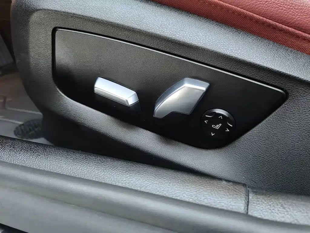BMW 5 Series — миниатюра 23