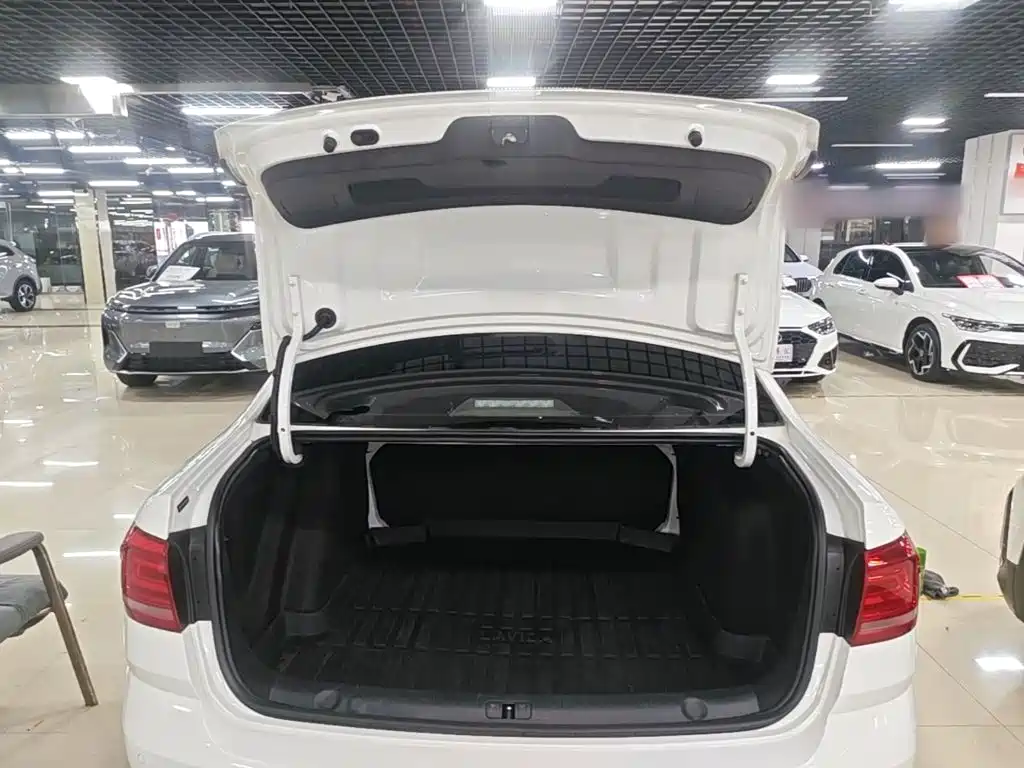 Volkswagen Lavida — миниатюра 19