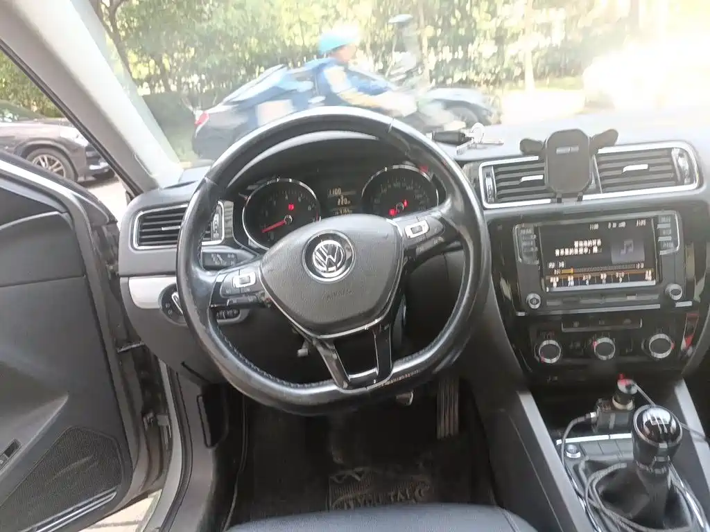 Volkswagen Sagitar — миниатюра 3