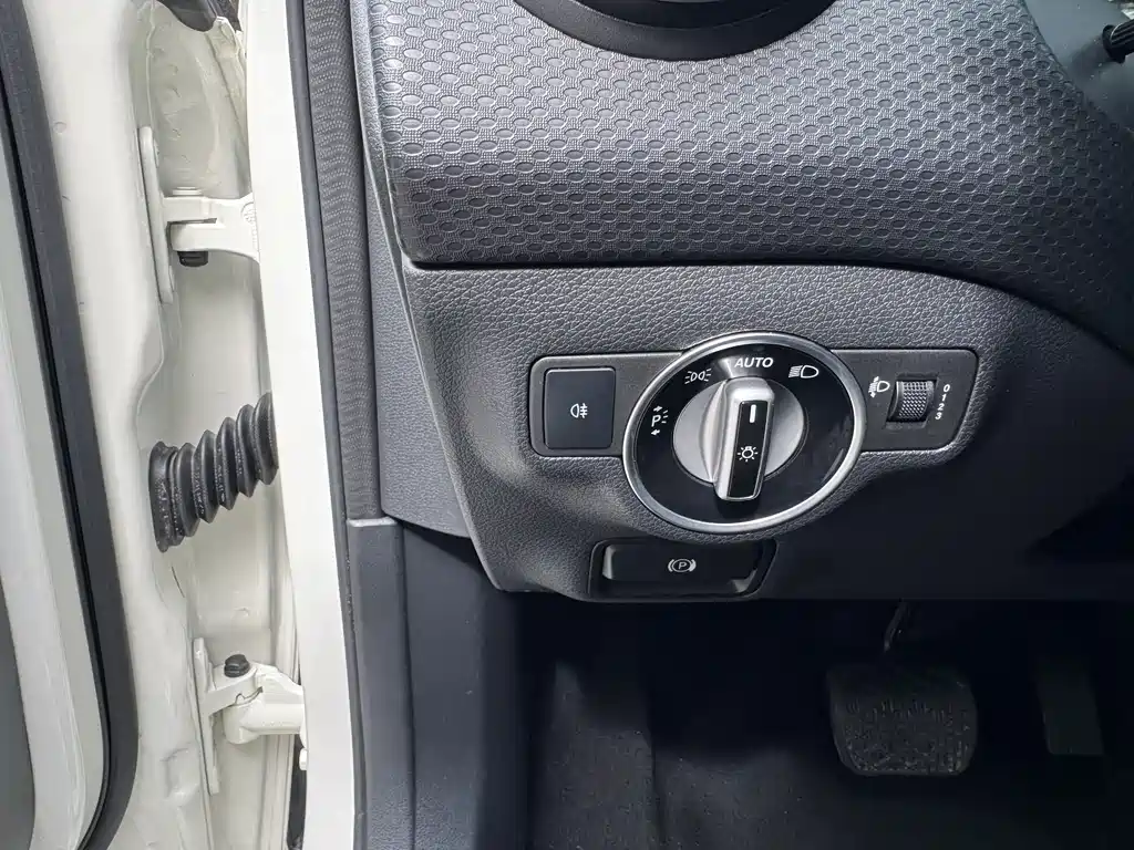 Mercedes-Benz A-Class (Import) — миниатюра 18