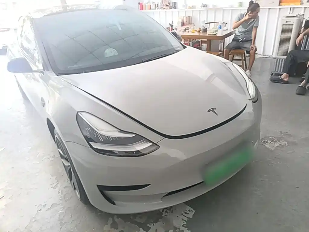Tesla Model 3 — миниатюра 4