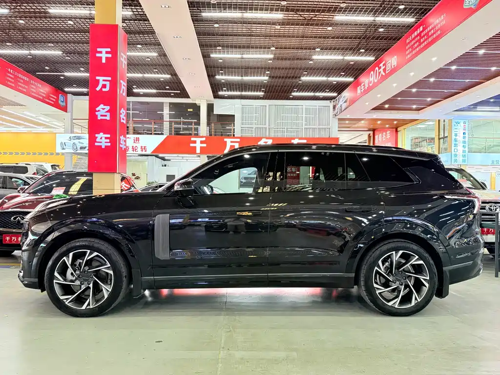Lynk & Co 09 — миниатюра 3