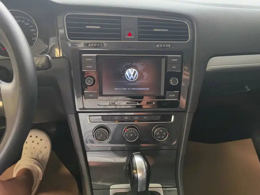 Volkswagen Golf — миниатюра 13