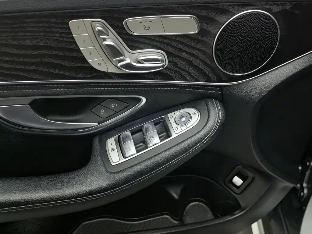 Mercedes-Benz C-Class — миниатюра 9