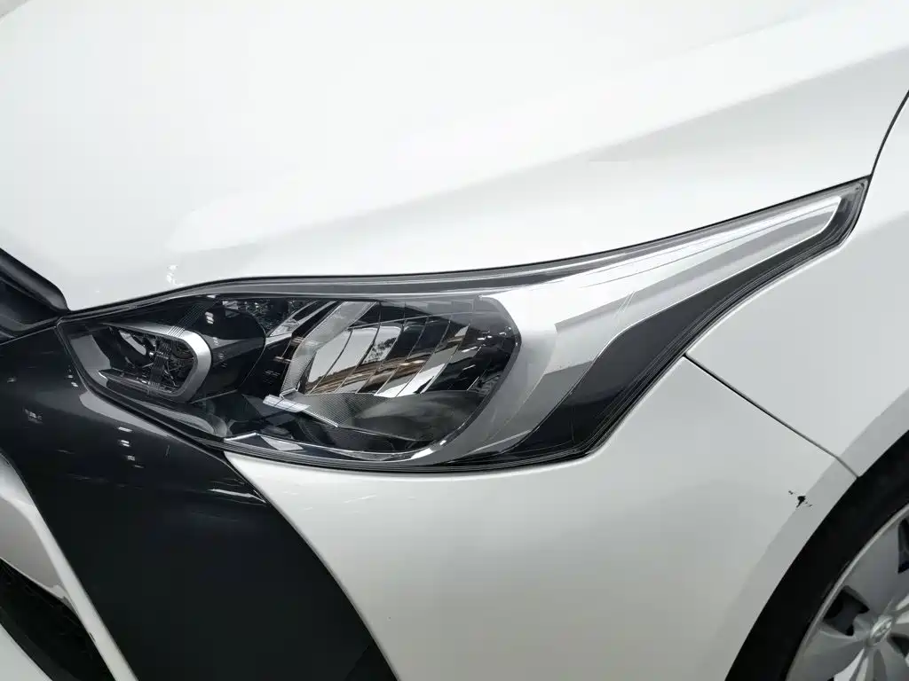 Toyota Yaris L — миниатюра 7