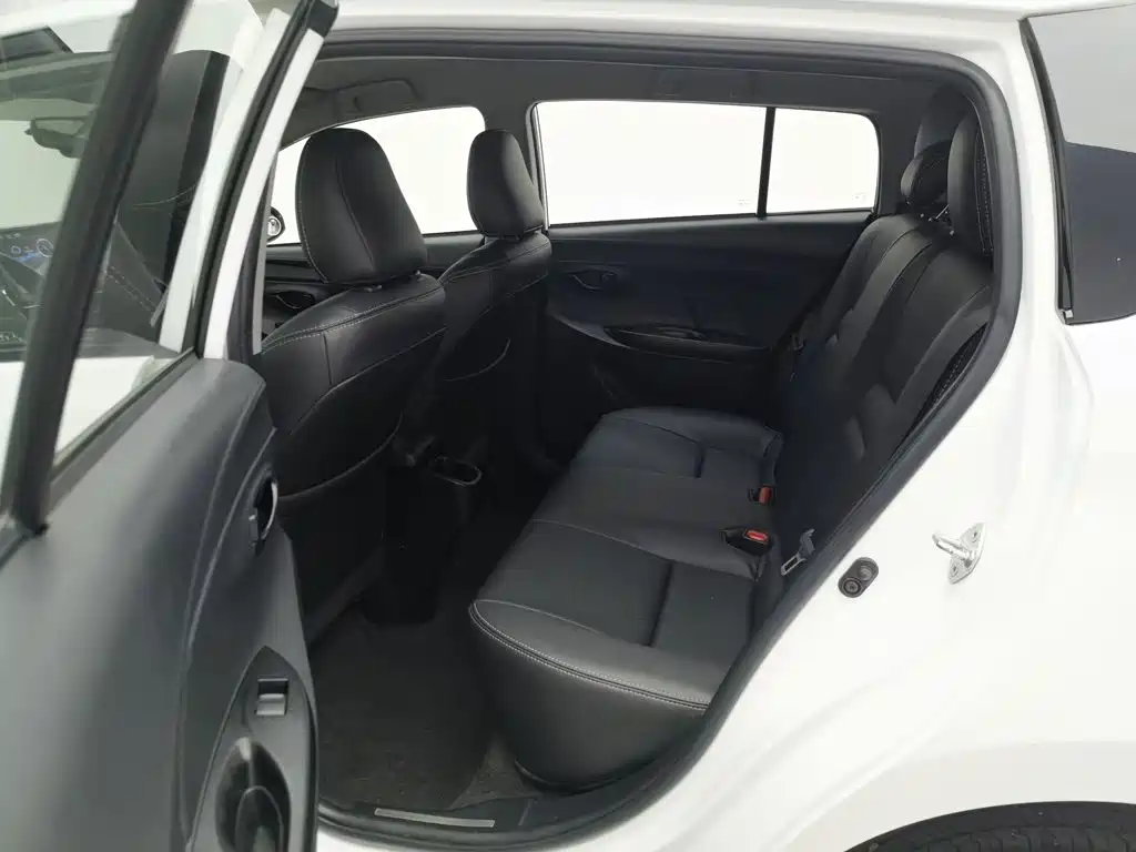 Toyota Yaris L — миниатюра 15