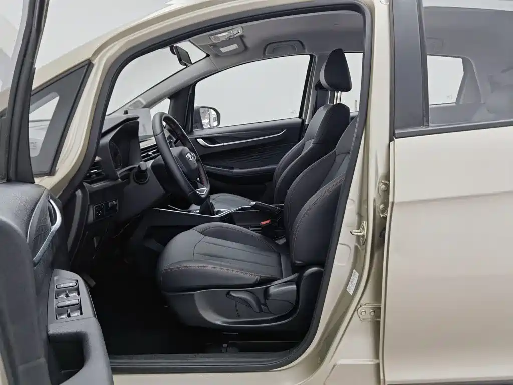 Geely Vision X3 — миниатюра 10