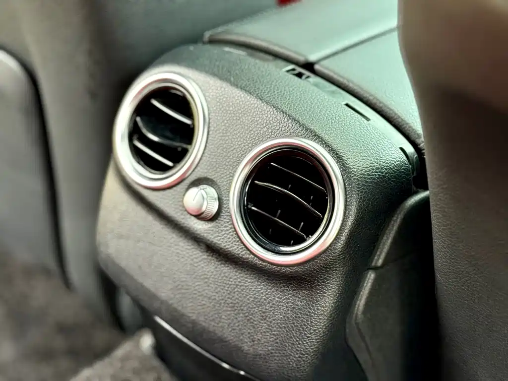 Mercedes-Benz C-Class — миниатюра 16