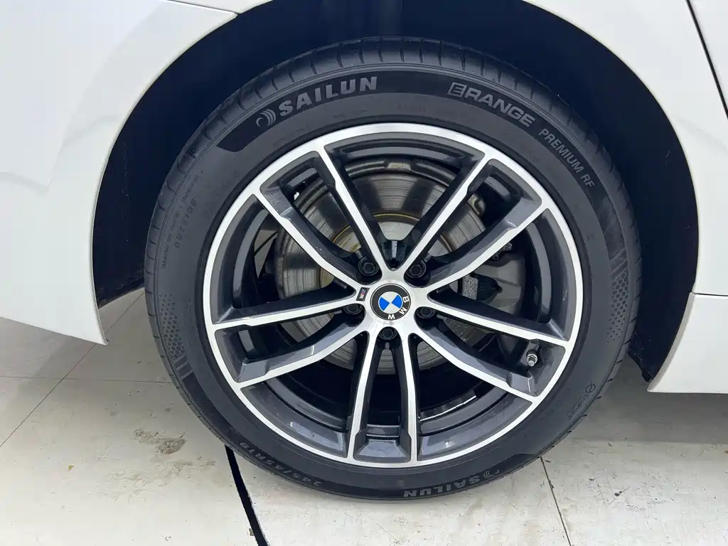 BMW 5 Series — миниатюра 25