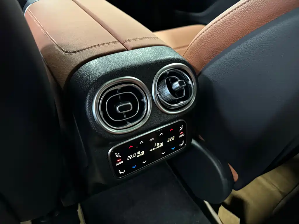 Mercedes-Benz GLC 2024 GLC 260 L 4MATIC Luxury 7 мест