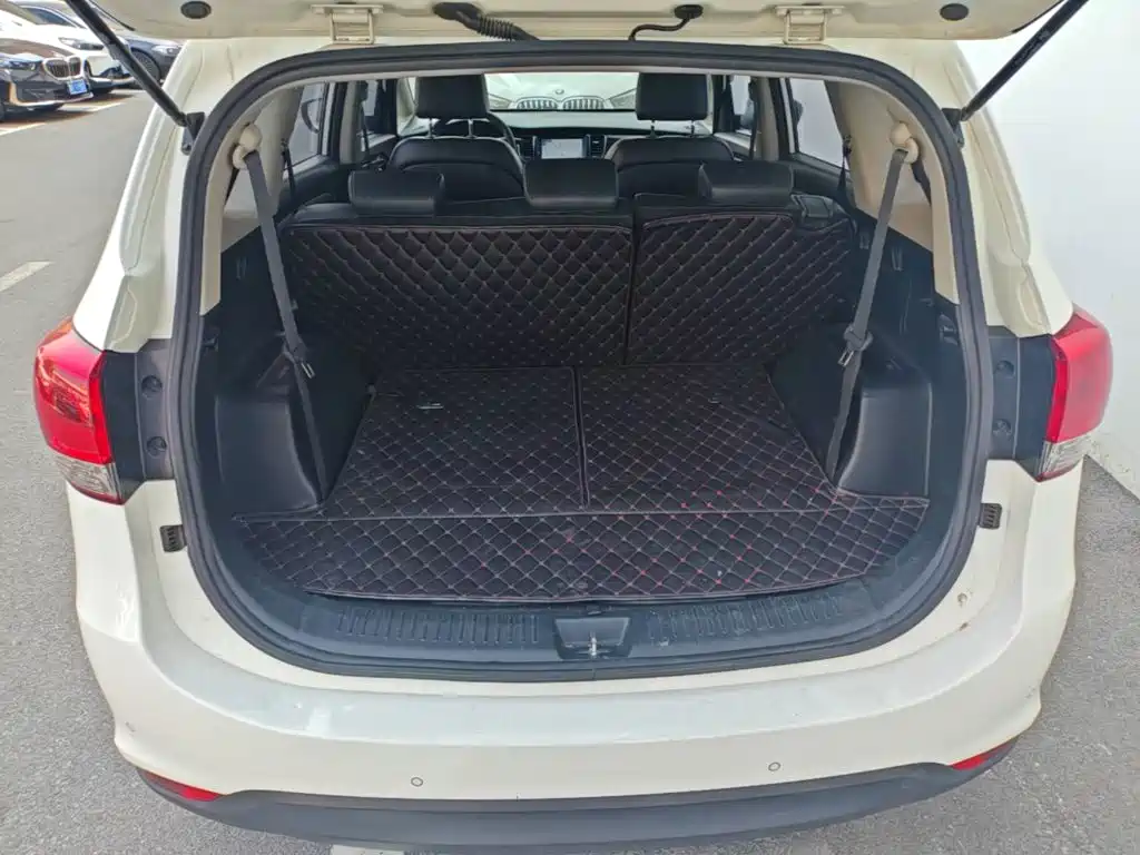 Kia Carens — миниатюра 19