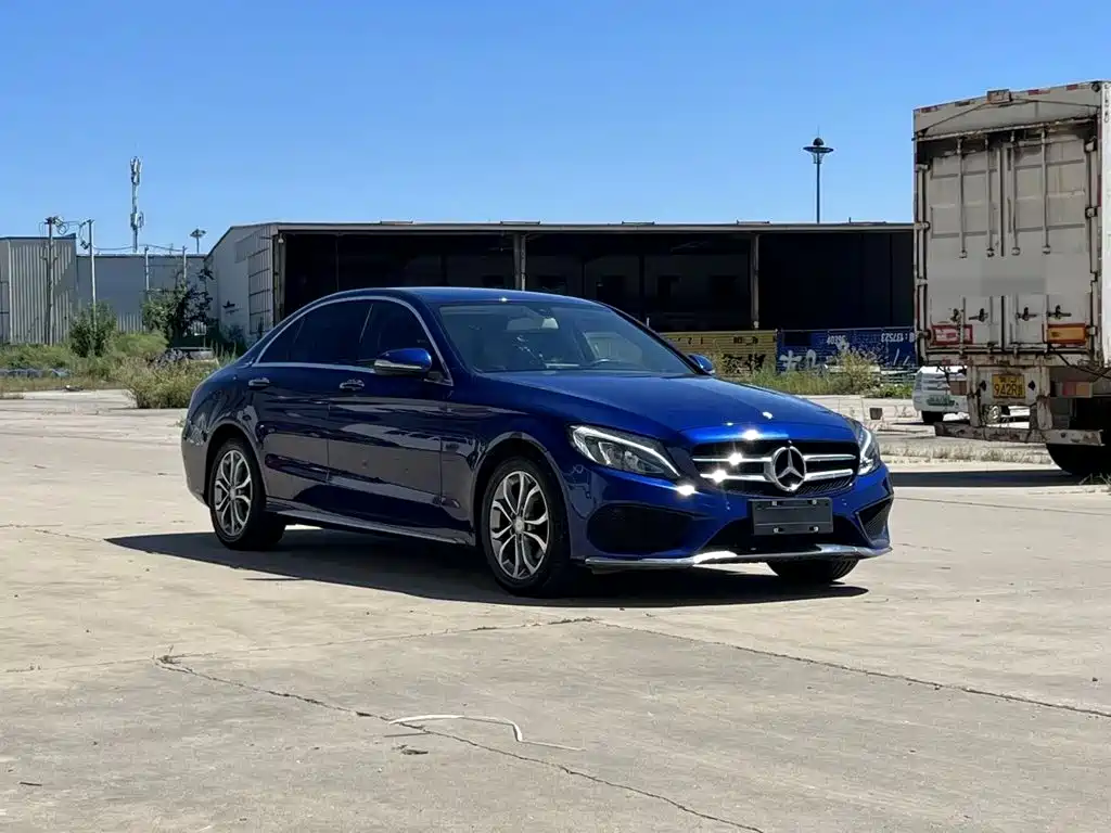 Mercedes-Benz C-Class — миниатюра 3