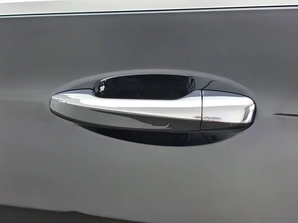 Mercedes-Benz E-Class — миниатюра 18