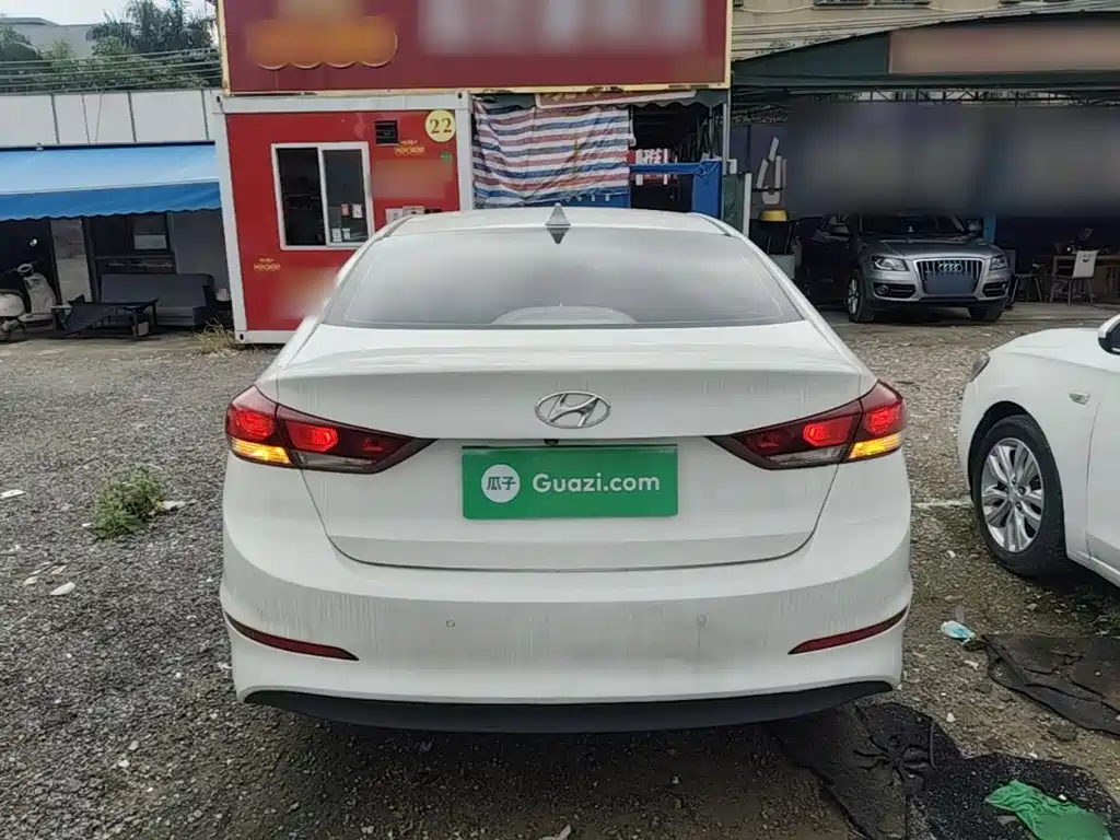Hyundai Elantra — миниатюра 6