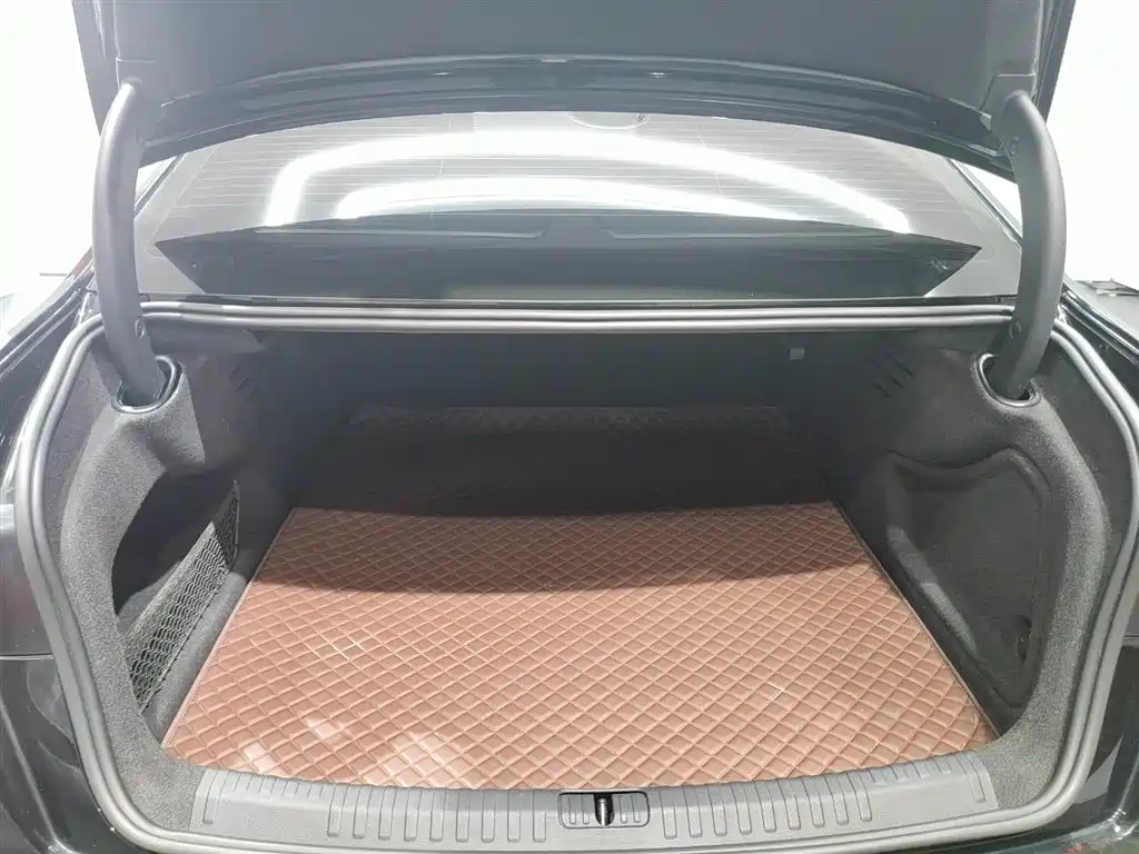 Audi A6L — миниатюра 9