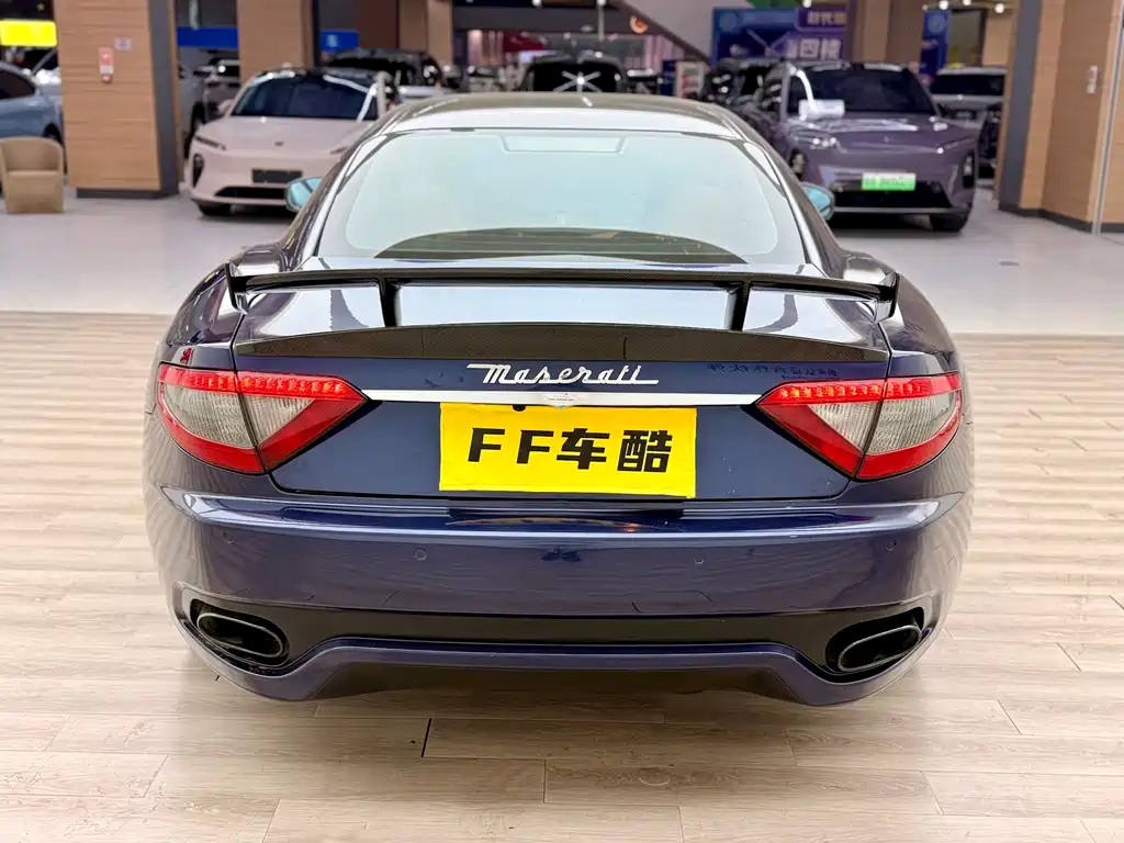 Maserati GranTurismo 2015 4.7L MC