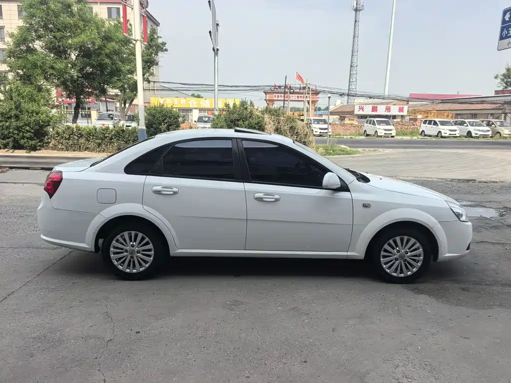 Buick Excelle — миниатюра 7