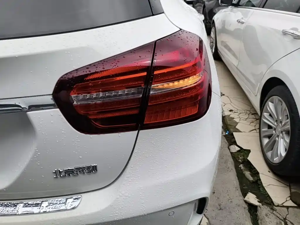 Mercedes-Benz GLA — миниатюра 8