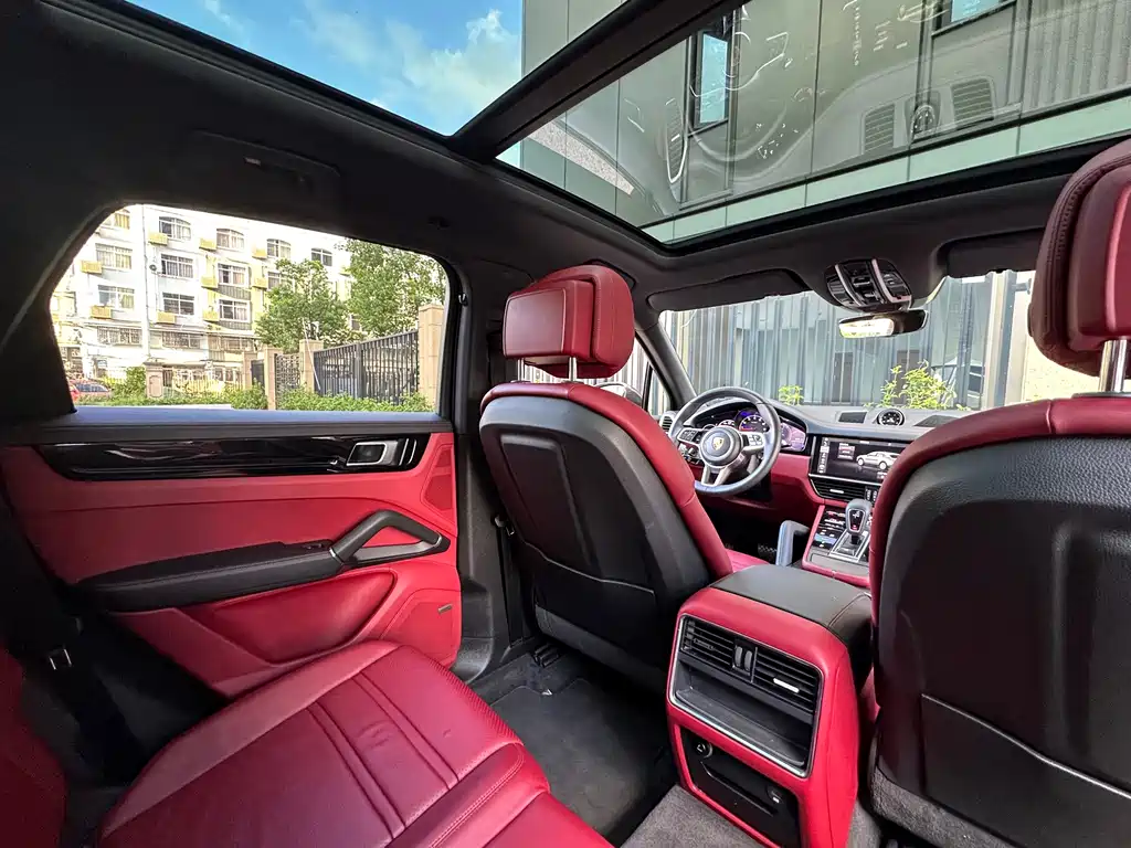 Porsche Cayenne — миниатюра 15