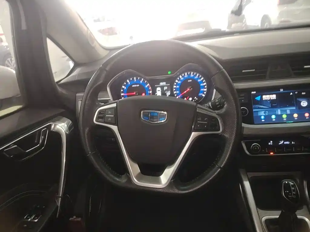 Geely Vision X3 — миниатюра 11