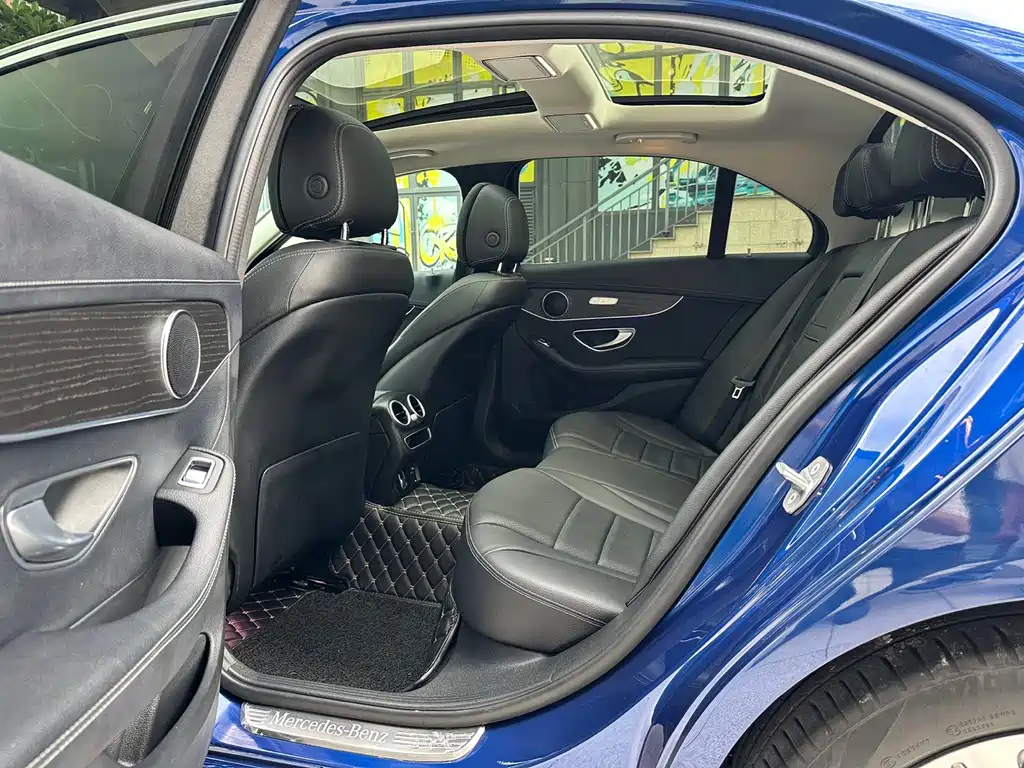 Mercedes-Benz C-Class — миниатюра 9