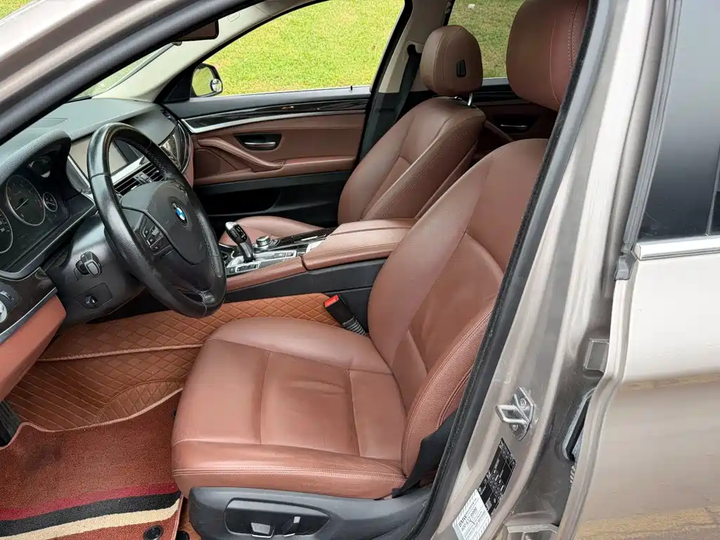 BMW 5 Series — миниатюра 8