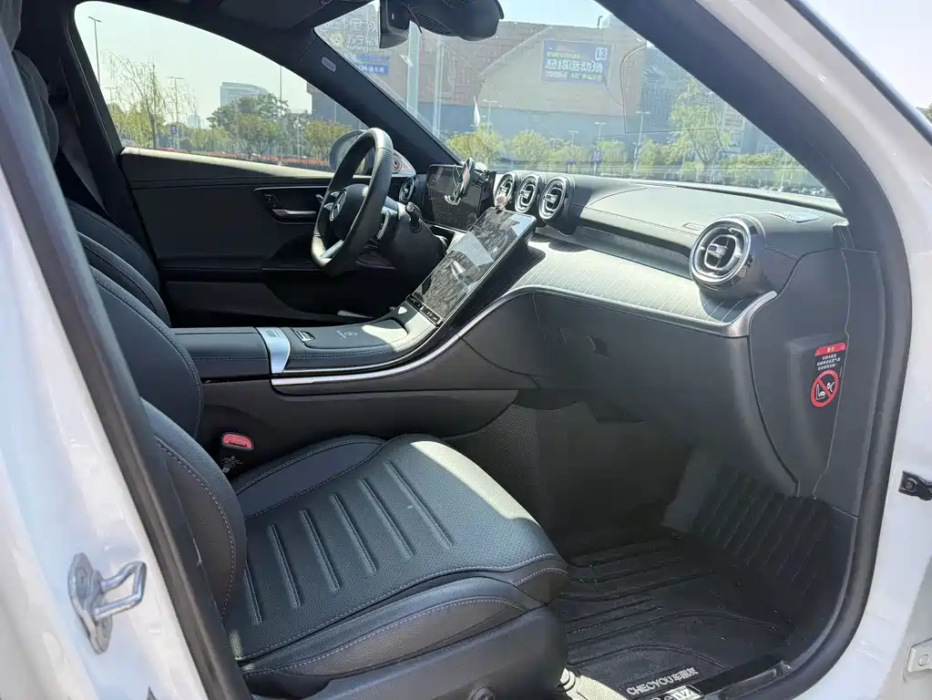 Mercedes-Benz C-Class — миниатюра 10