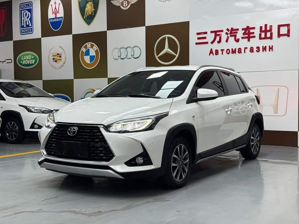 Toyota YARiS L Zhi Xuan 1.5 л 2022 г. Белый, пробег 24000 км