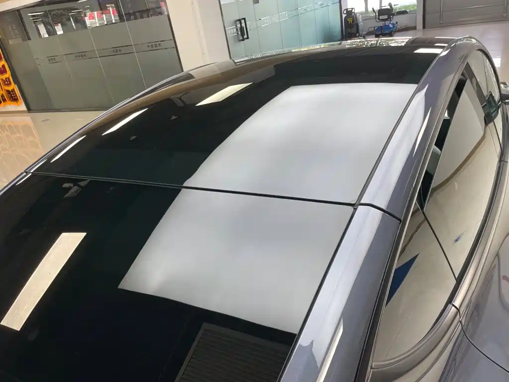 Tesla Model Y — миниатюра 6