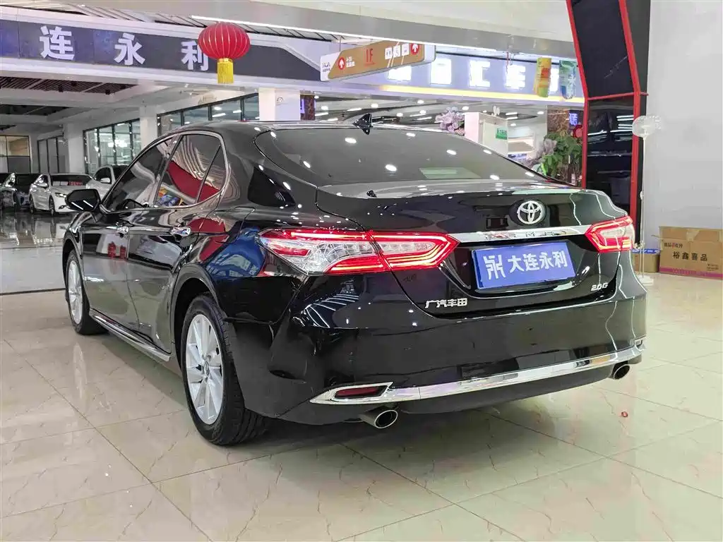 Toyota Camry — миниатюра 16