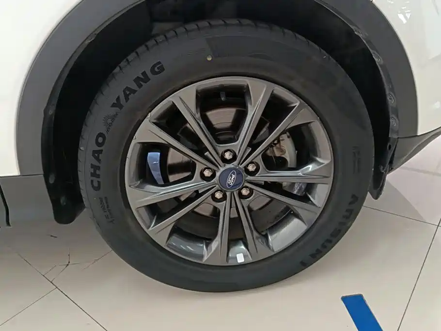 Ford Kuga — миниатюра 6