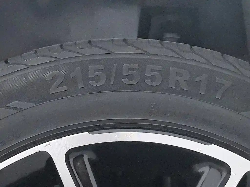 BYD MAX — миниатюра 24
