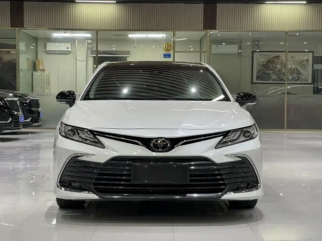 Toyota Camry — миниатюра 2